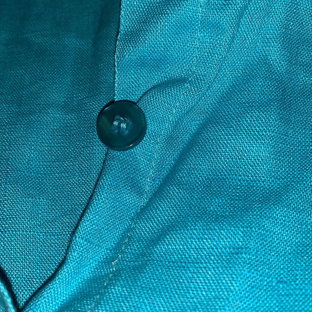 Choices woman 1X linen collared blouse blue full button flutter sleeve - Picture 7 of 8
